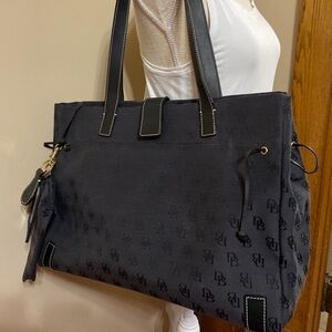 VINTAGE Dooney Bourke Anniversary Lg Leather Bag